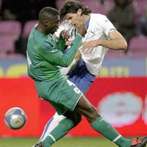 Argentina Menang, Italia Tertahan